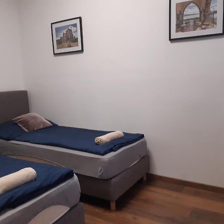 Varalja Apartman Tata Eksteriør bilde